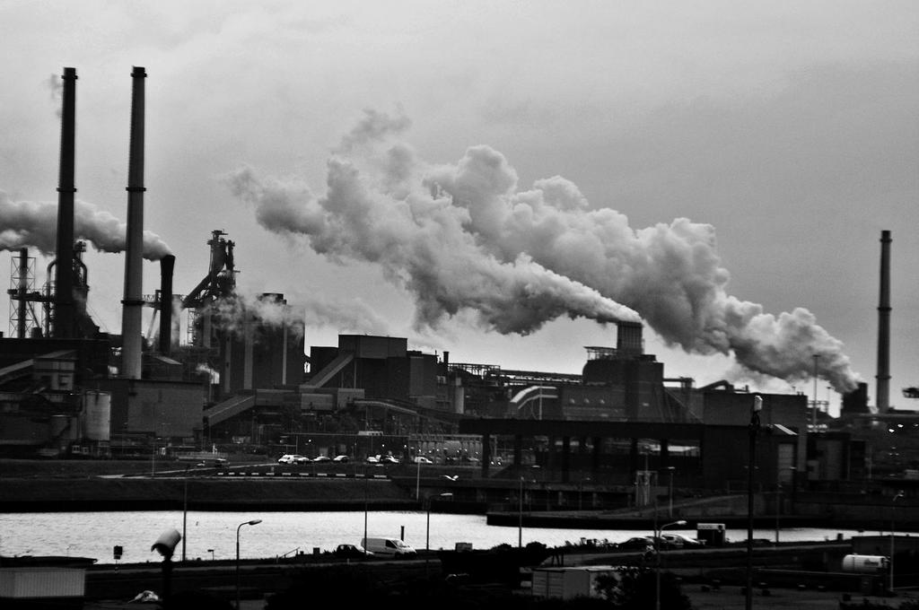Manufacturing plant with cloud data visualization