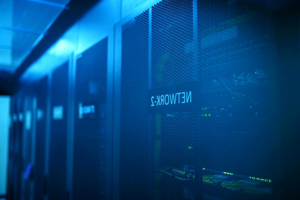 Cloud storage servers with secure data transfer visual